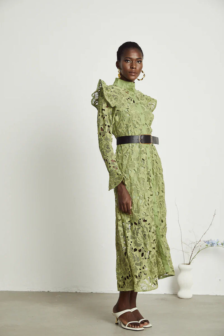 Noémie blumenbesticktes Midi-Kleid in Grün