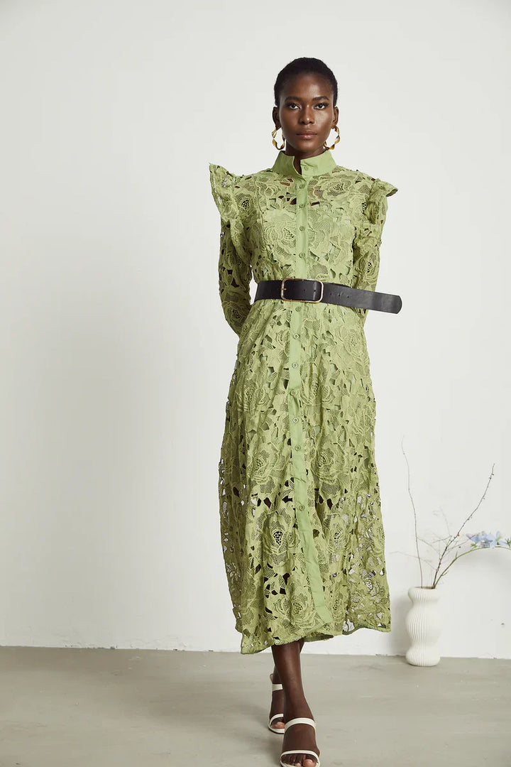Noémie blumenbesticktes Midi-Kleid in Grün
