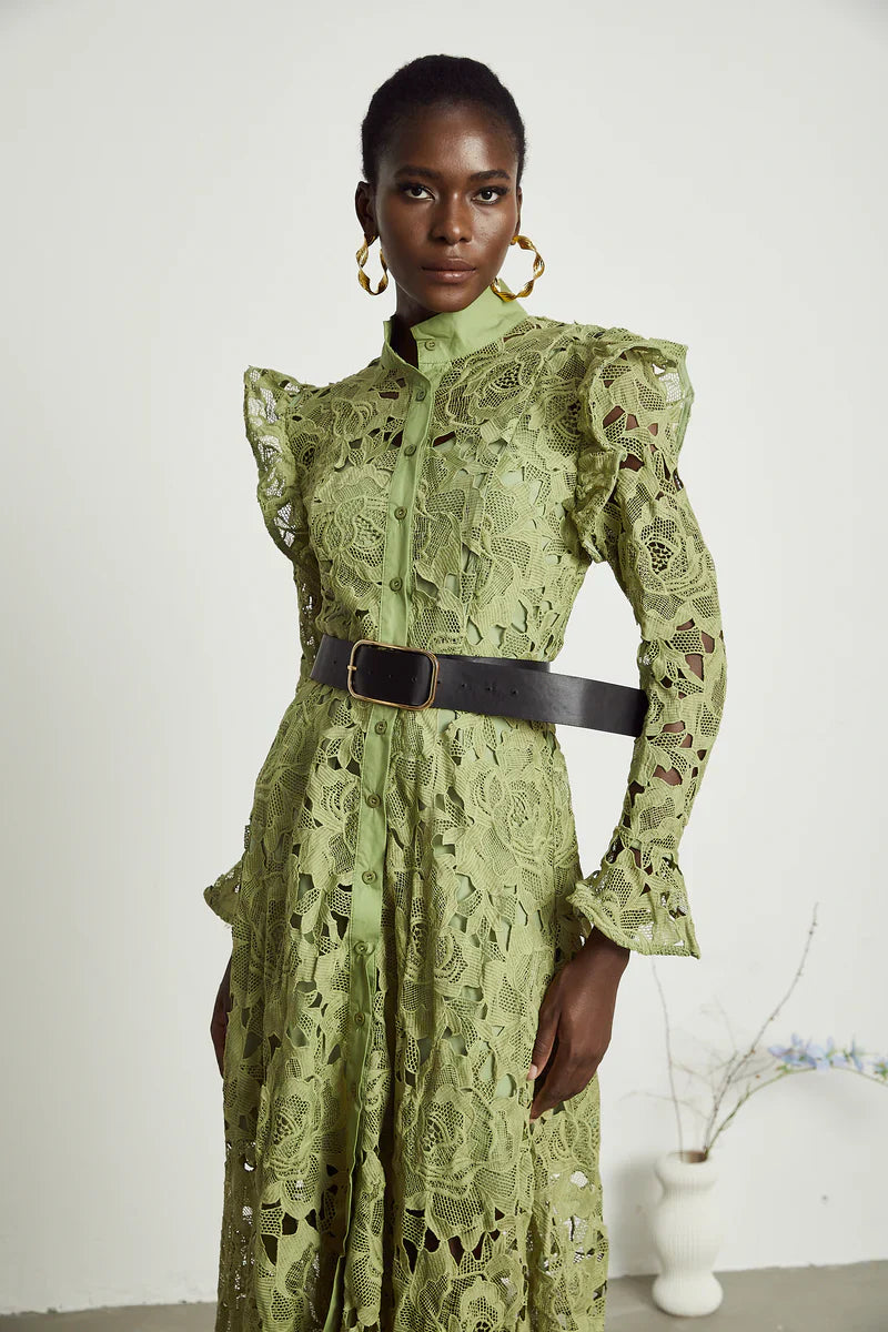 Noémie blumenbesticktes Midi-Kleid in Grün