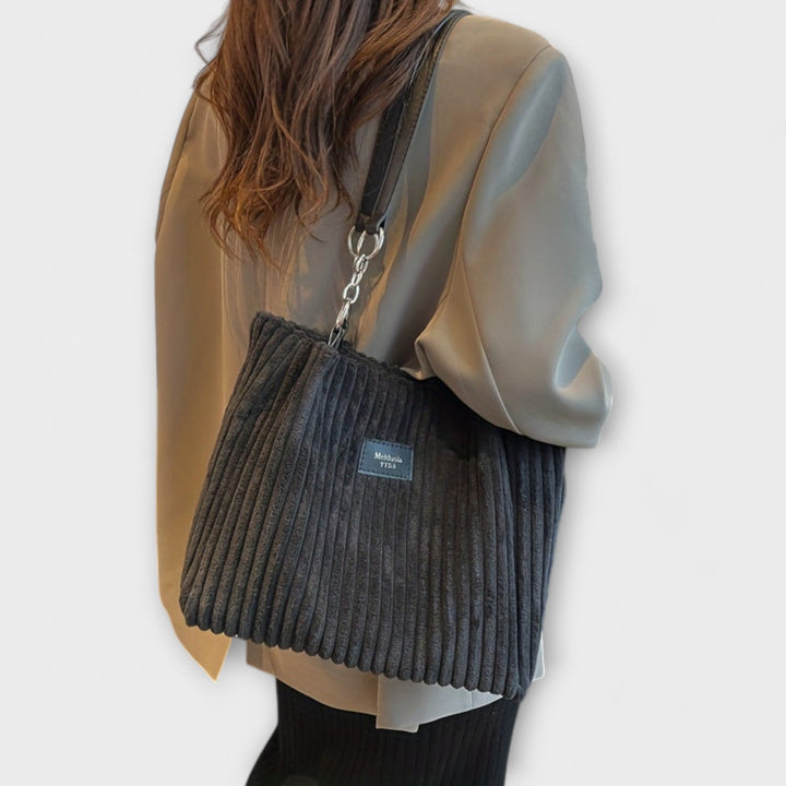 Flair. - Weiche Cord-Schultertasche