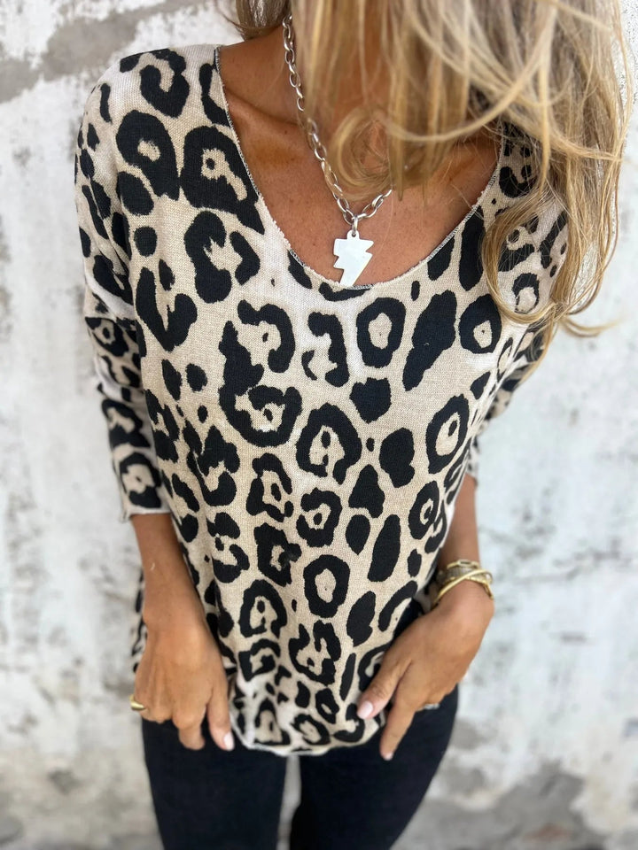 Swantje – Bluse mit Rundhalsausschnitt und Leopardenmuster