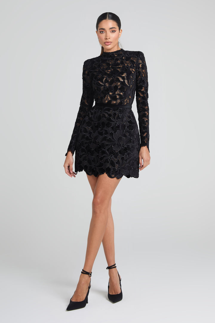 Tala – Kleid mit Spitze & Statement-Design