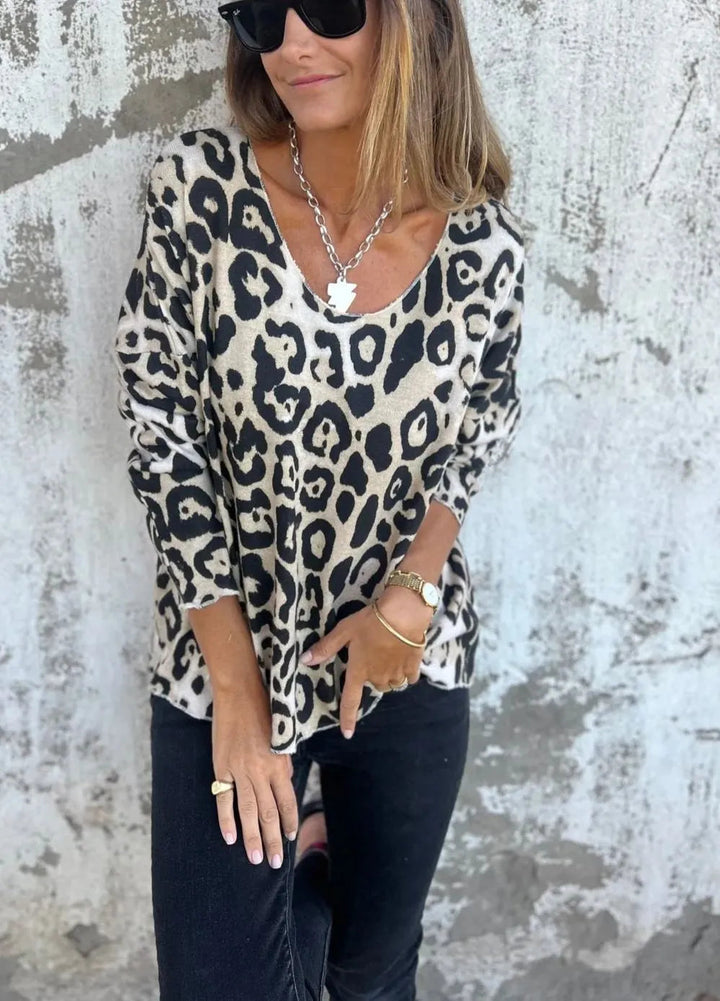 Swantje – Bluse mit Rundhalsausschnitt und Leopardenmuster